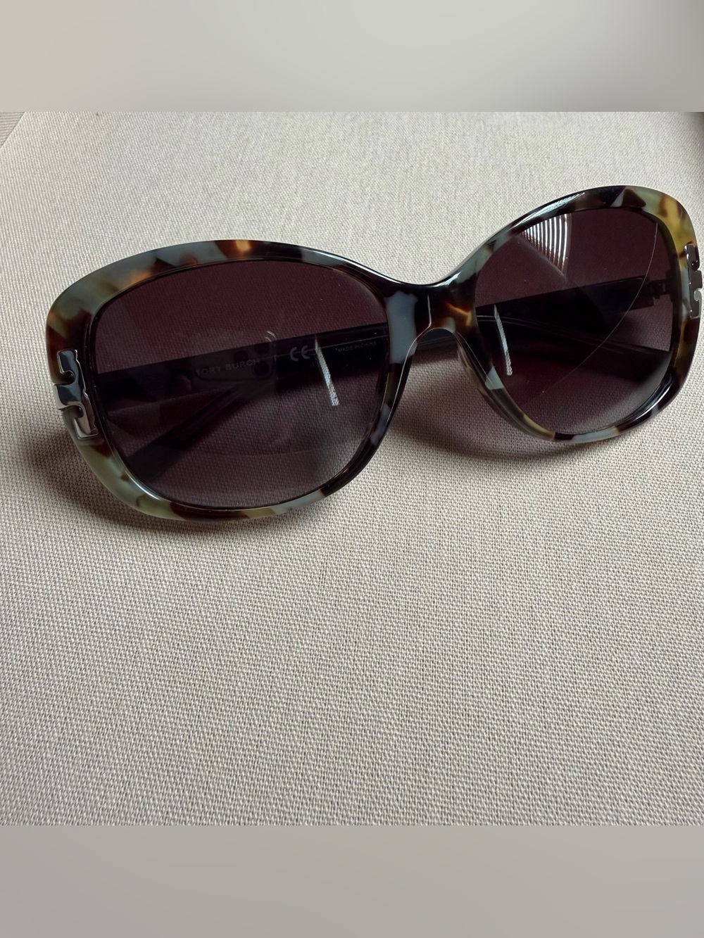 Tory Burch Rectangle Porchini Tortoise Shell/Milky Grey Sunglasses EUC